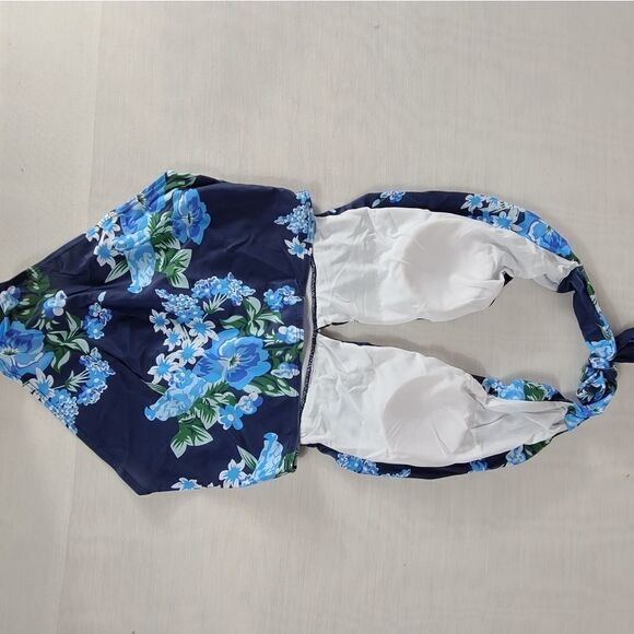 Plunge Deep V Neck One Piece Swimsuit  - Picture 6 of 6